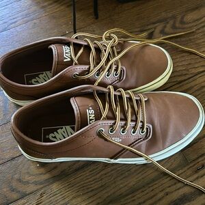 Vans leather shoe men 6.5 equal to women’s 8